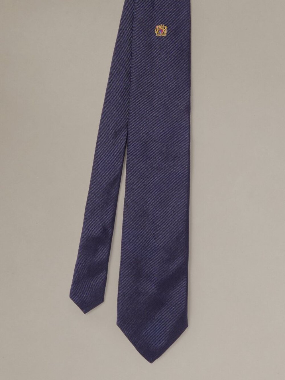 J McLaughlin Silk Tie in Crested Lion - Black/Gold NEW